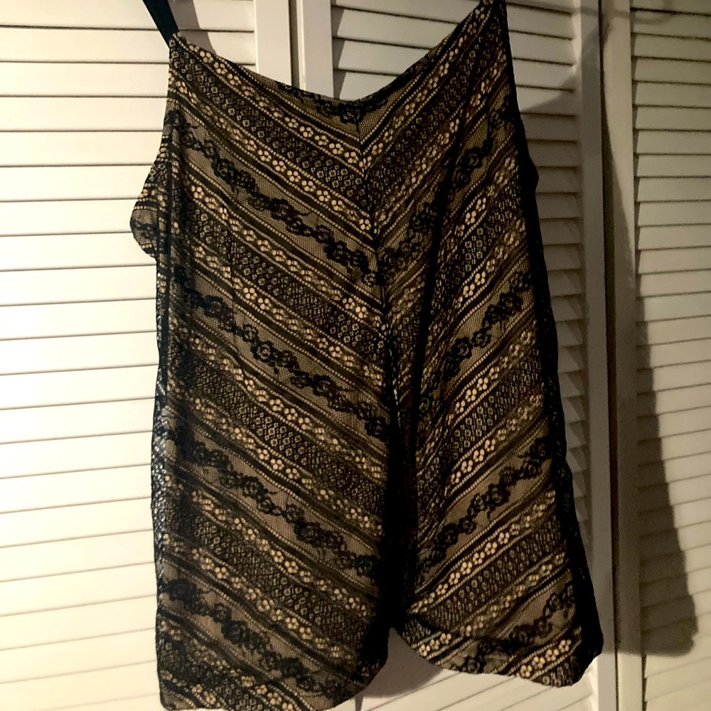 TORRID lace overlay tank size 00. EUC